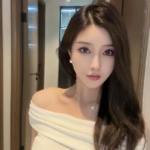 女主播跳热舞，被大哥发现屁股是假的，女主播害羞回应：不是屁股垫！
